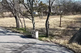 105 Huling Dr, Azle, TX 76020 - Photo 1