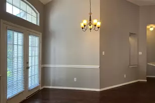 9811 Cliffside Dr, Irving, TX 75063 - Photo 3