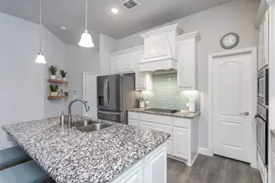 204 Garden Grove Dr, Waxahachie, TX 75165 - Photo 11