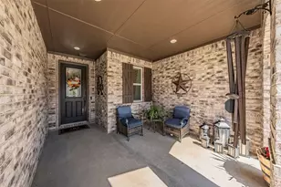 1041 Auburn Dr, Justin, TX 76247 - Photo 3