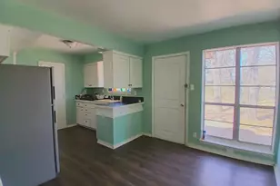 6811 Marla Dr, Dallas, TX 75217 - Photo 3