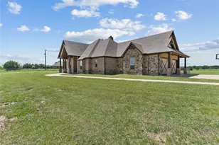 377 Russell Ln, Weatherford, TX 76087 - Photo 3