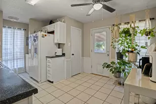 2909 Post Oak Dr, Euless, TX 76039 - Photo 9