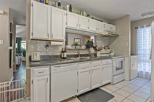 2909 Post Oak Dr, Euless, TX 76039 - Photo 11