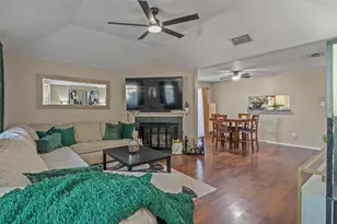 2909 Post Oak Dr, Euless, TX 76039 - Photo 3