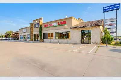 1333 N Plaza Drive, Granbury, TX 76048 - Photo 3