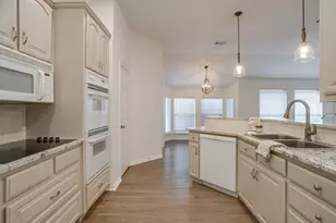 3212 Riverwood Dr, Fort Worth, TX 76116 - Photo 15