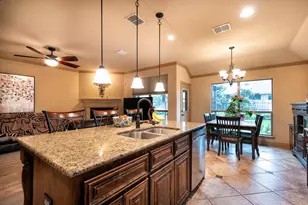 107 Manor Ln, Waxahachie, TX 75165 - Photo 7
