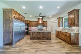 100 Helton Dr, Granbury, TX 76049 - Photo 7