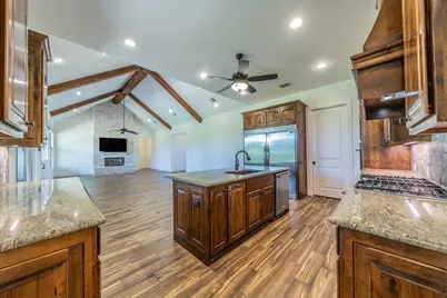 100 Helton Drive, Granbury, TX 76049 - Photo 5
