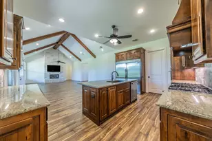 100 Helton Dr, Granbury, TX 76049 - Photo 5