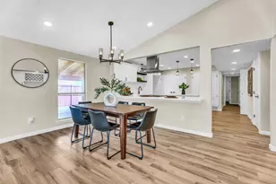 7618 Christie Ln, Dallas, TX 75249 - Photo 11