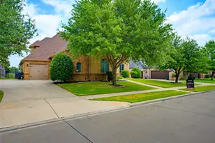 7713 Silverleaf Dr, North Richland Hills, TX 76182 - Photo 3