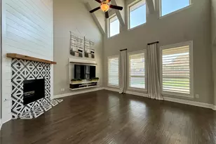 509 Lomax Ln, Fort Worth, TX 76131 - Photo 3