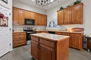 629 E Sheila Cir, Joshua, TX 76058 - Photo 7