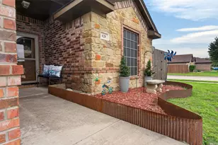 629 E Sheila Cir, Joshua, TX 76058 - Photo 3