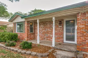 209 Teeter Dr, Crowley, TX 76036 - Photo 3