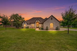 4103 King Air Ct, Granbury, TX 76049 - Photo 3