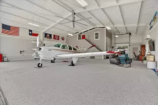 4103 King Air Ct, Granbury, TX 76049 - Photo 3