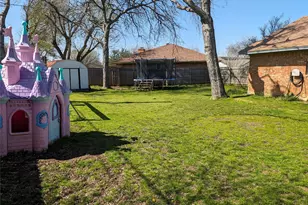 422 Thoreau Ln, Euless, TX 76039 - Photo 13