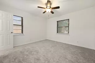 1710 Western Park Dr, Dallas, TX 75211 - Photo 17