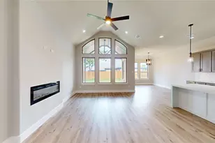 2337 SE 4th St, Grand Prairie, TX 75051 - Photo 5