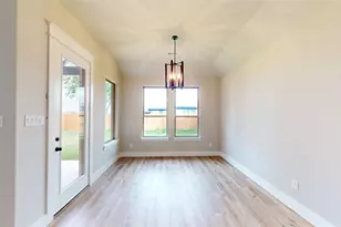 2337 SE 4th St, Grand Prairie, TX 75051 - Photo 9