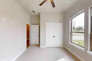 2337 SE 4th St, Grand Prairie, TX 75051 - Photo 17