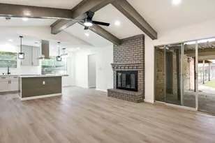 400 Brookhollow Cir, DeSoto, TX 75115 - Photo 9