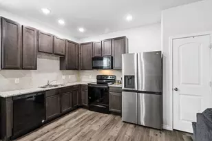5725 Willamette Dr, Fort Worth, TX 76119 - Photo 5