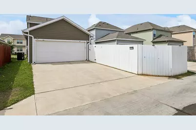 5725 Willamette Drive, Fort Worth, TX 76119 - Photo 15