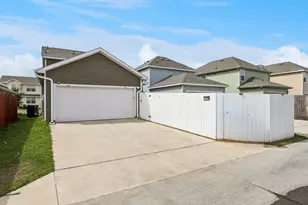 5725 Willamette Dr, Fort Worth, TX 76119 - Photo 15