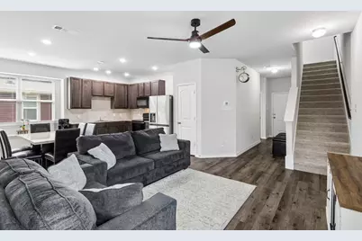 5725 Willamette Drive, Fort Worth, TX 76119 - Photo 3