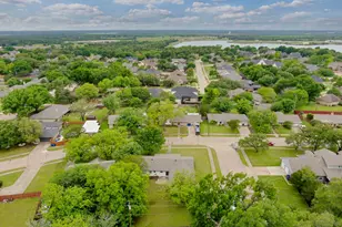 1104 Williamsburg Dr, Ennis, TX 75119 - Photo 33