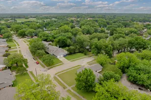 1104 Williamsburg Dr, Ennis, TX 75119 - Photo 29
