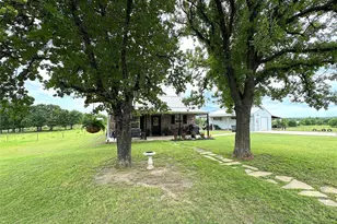 229 Oak Tree Ct, Poolville, TX 76487 - Photo 27