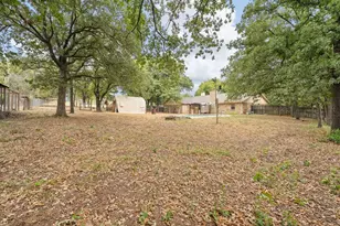 2005 Meadow Dr, Crowley, TX 76036 - Photo 33