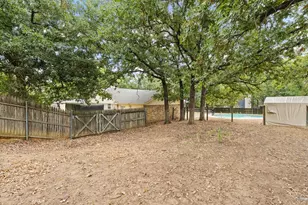 2005 Meadow Dr, Crowley, TX 76036 - Photo 35