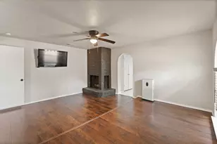 2005 Meadow Dr, Crowley, TX 76036 - Photo 23