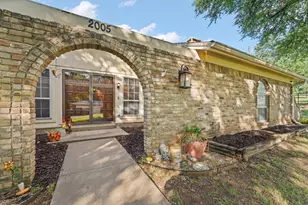 2005 Meadow Dr, Crowley, TX 76036 - Photo 7
