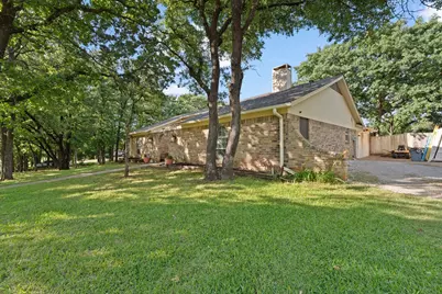 2005 Meadow Drive, Crowley, TX 76036 - Photo 39