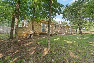 2005 Meadow Drive, Crowley, TX 76036 - Photo 5