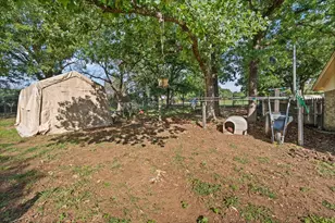 2005 Meadow Dr, Crowley, TX 76036 - Photo 35