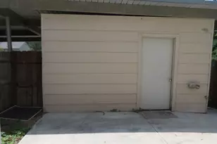 109 W Mountain Creek Dr, Grand Prairie, TX 75052 - Photo 23