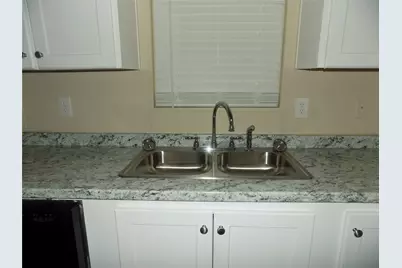 203 S Ridgeview Court, Azle, TX 76020 - Photo 7