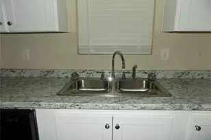 203 S Ridgeview Ct, Azle, TX 76020 - Photo 7