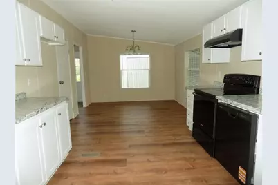 203 S Ridgeview Court, Azle, TX 76020 - Photo 5