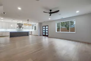 1018 Grandview Ave, Dallas, TX 75223 - Photo 17