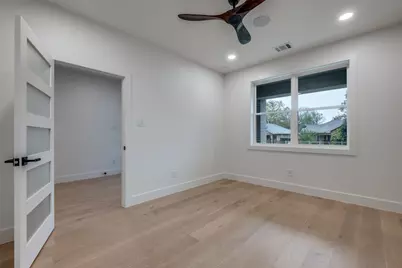 1018 Grandview Avenue, Dallas, TX 75223 - Photo 23
