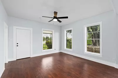 2124 21st Street, Fort Worth, TX 76164 - Photo 5